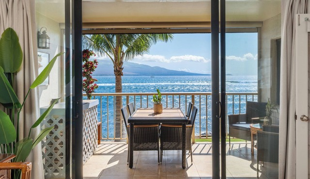Oceanfront AC W/D Desk Central Maui