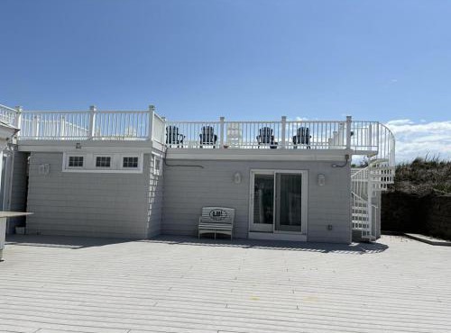 Oceanfront Adorable Cottage! Perfect For A Couple Or Small Family Of 4!