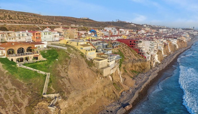 Oceanfront Bliss in Playas de Rosarito 4BR Villa w/Wi-Fi, A/C & Stunning Views