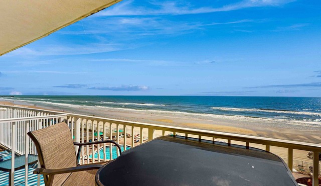 Oceanfront Balcony Condo w/Pool, Full Kitchen & Sleeps 6 Comfortably