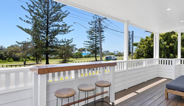 OCEANFRONT BEACH HOUSE ON MARINE PARADE
