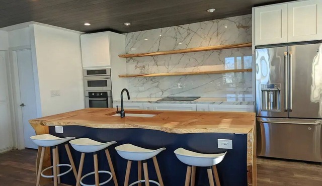 Oceanfront beach living in an amazing modern condonn