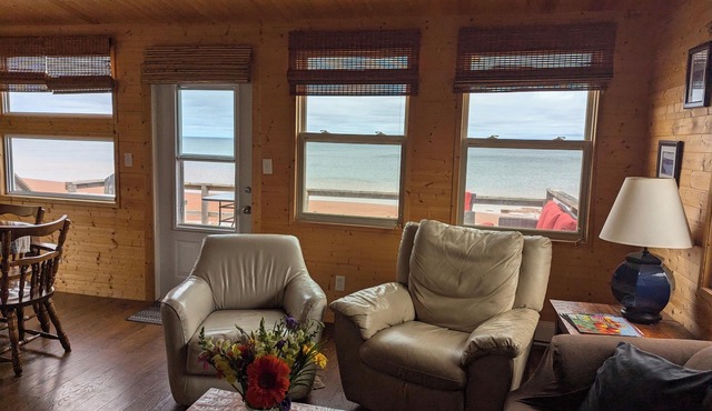 Oceanfront Bliss in Port Howe – Beach at Your Doorstep