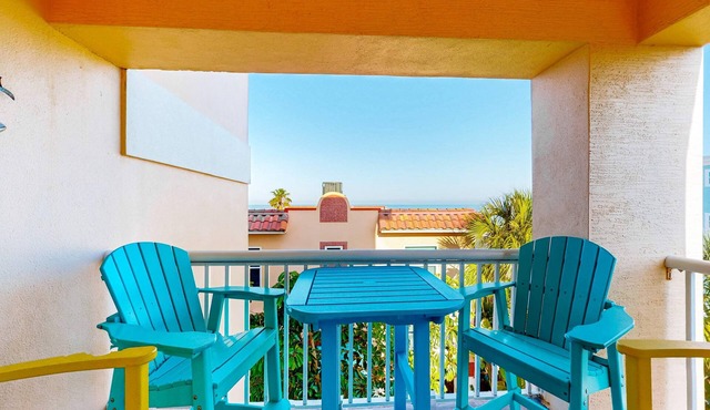 Oceanfront condo with Shared Pool Ocean View High Speed WiFi and Central AC