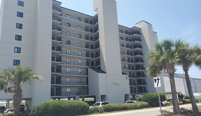 Oceanfront Corner Condo - Beach Club I 8F