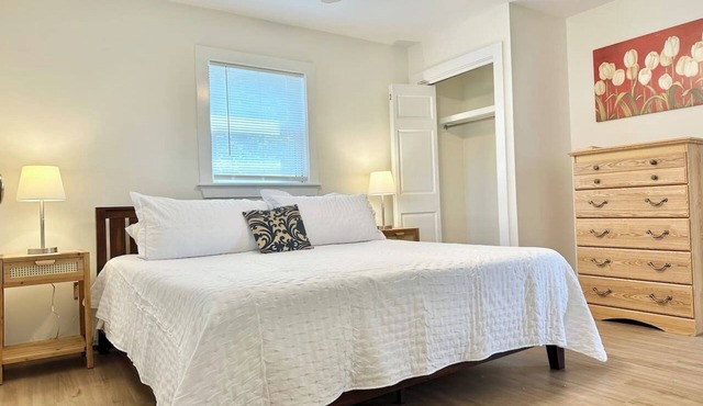 Oceanfront Cabin `Seaside` 2 Bed 2 Bath