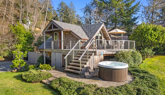 Oceanfront Cabin with Private Hot Tub, Shoreline and Mountain Views