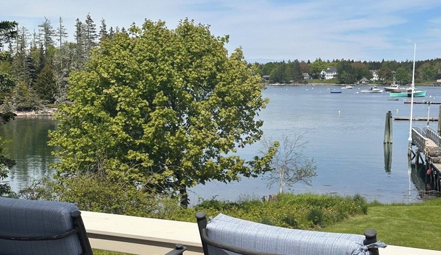 Oceanfront Cape near Acadia Nat'l Park- Deck- Kayaks- sleeps 6