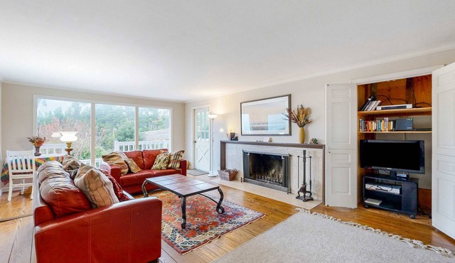 Oceanfront charmer with wood fireplace, games, & scenic deck - dog-friendly