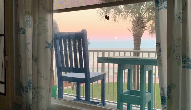 Oceanfront charming condo with best view on beach from 2nd floor private balcony