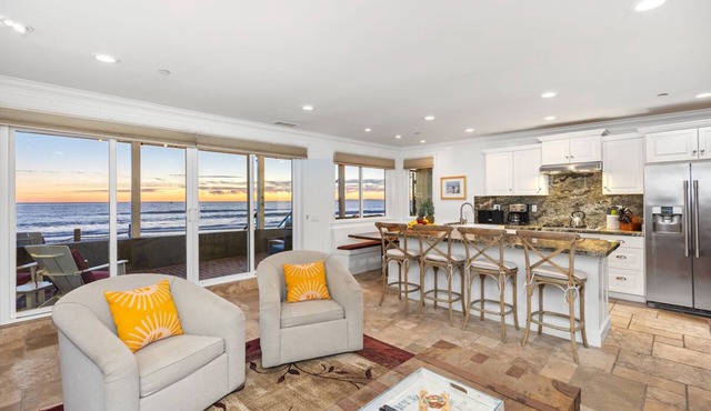 OCEANFRONT CHIC LUXURY HOME