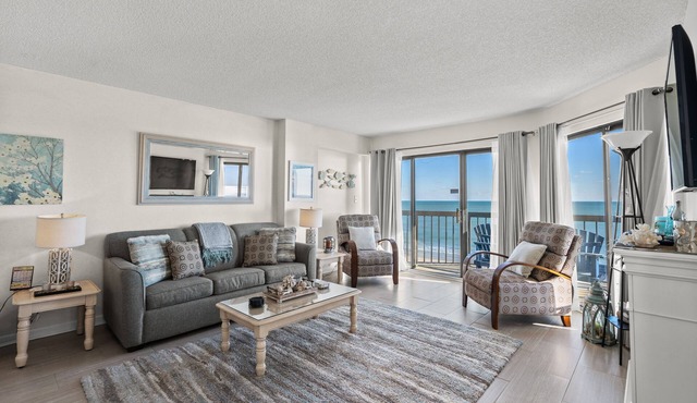 Oceanfront corner condo in quiet building + Free Attraction Tickets!