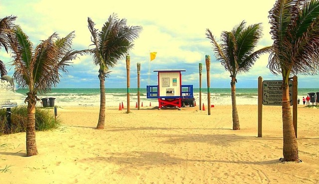 Oceanfront Cocoa Beach House, Private Beach Access, sleeps 12