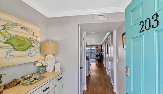 Oceanfront Condo with fantastic views! 2nd floor, 2BR, 2 Baths!