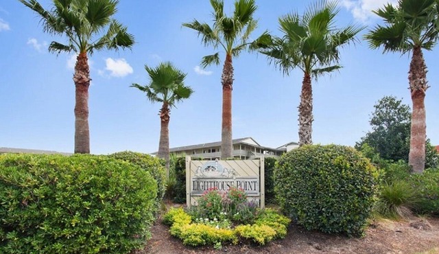 Oceanfront Condo featuring a charming 2 bedroom 2 baths with direct beach access