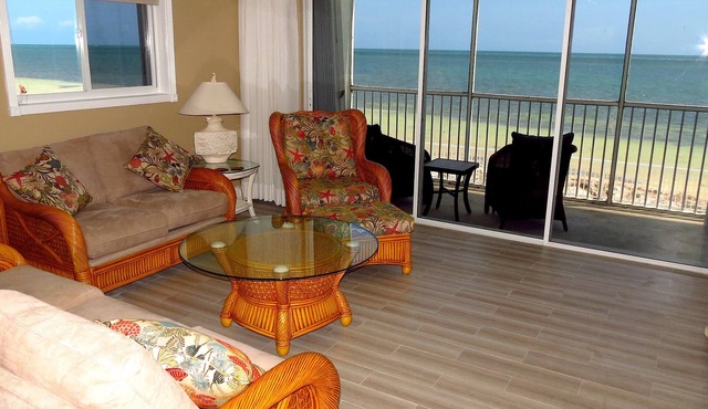 Oceanfront Condo on the Beach with a swimming pool!