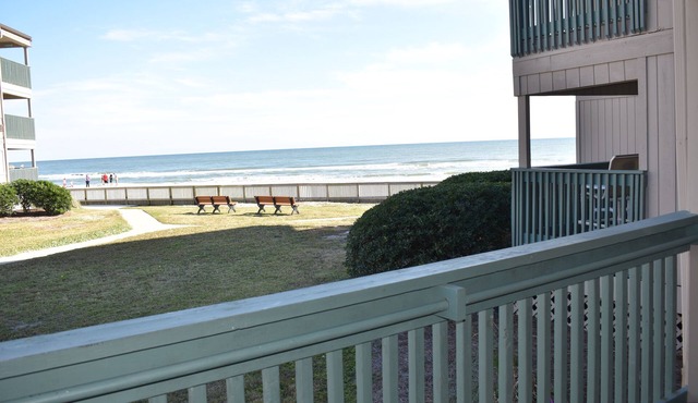 Oceanfront Condo w/2 pools, amazing views - immediate access to the beach!