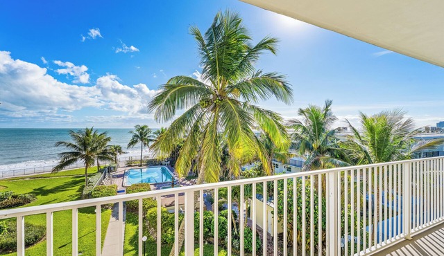 Oceanfront Corner Condo with Sunrise and Sunset Views in Vero Beach, Florida