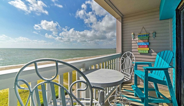 Oceanfront Corpus Christi Condo: Resort Perks!