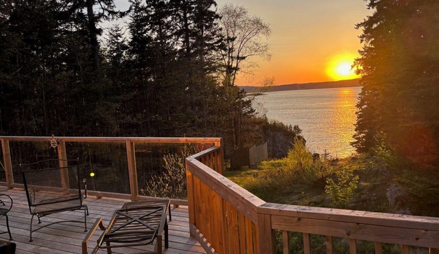 Oceanfront cottage with new Oceanfront Master BR in 2023, complete remodel 2021