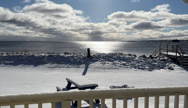 Oceanfront Cottage · 2 Bedrooms · King Bed · Pet Friendly