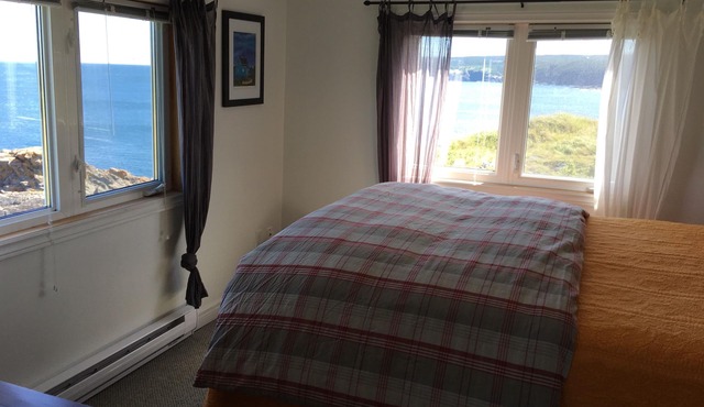 Oceanfront Cottage at the Edge of the Earth, St. John's