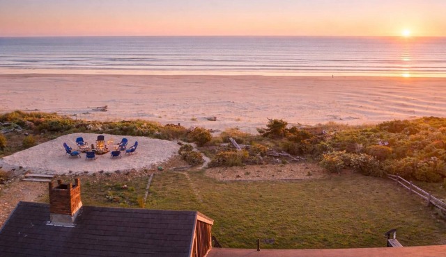 Oceanfront Cottage on Manzanita Beach | Private Beach Access & Fire Pit