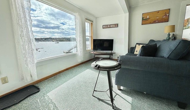 Oceanfront Cottage `Shipwreck` 2 Bed 1 Bath