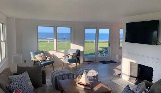 Oceanfront Cottage - 4 BR close to town