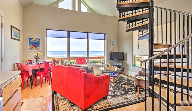 Oceanfront Cottage w/Deck & Secluded Beach Access!