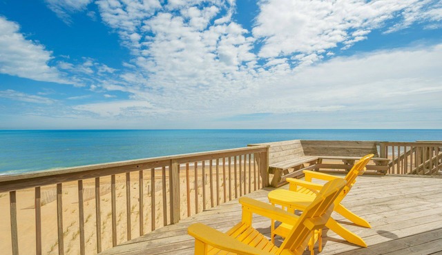Oceanfront Dog Friendly w/Hot Tub, Theater, Community Pool & Tennis/Pickleball