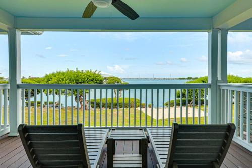 Oceanfront Duck Key Villa 2 Marinas Steps Away!
