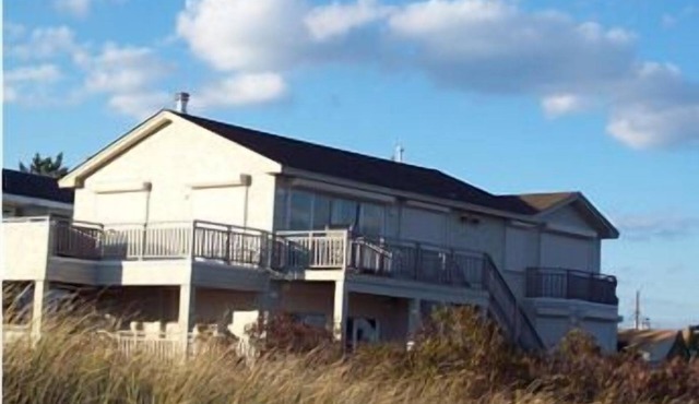Oceanfront duplex with awesome ocean views!