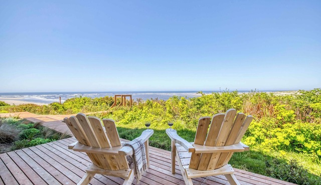 Oceanfront Escape Above Waldport | Sauna, Views and Dog-Friendly