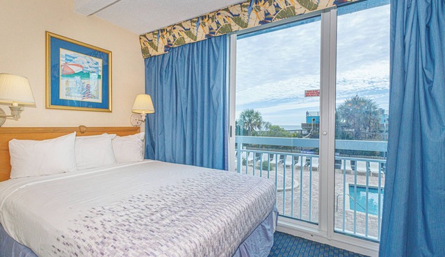 Oceanfront Escape Near the SkyWheel Yachtsman 204