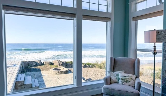 Oceanfront Escape. Cozy & Modern Beach House. Sleeps 10