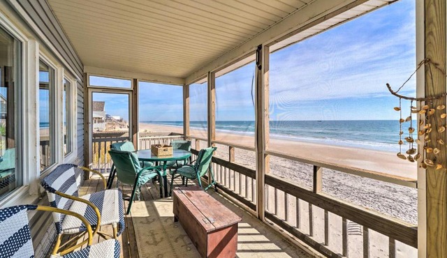 Oceanfront Family Cottage with Beach Access!