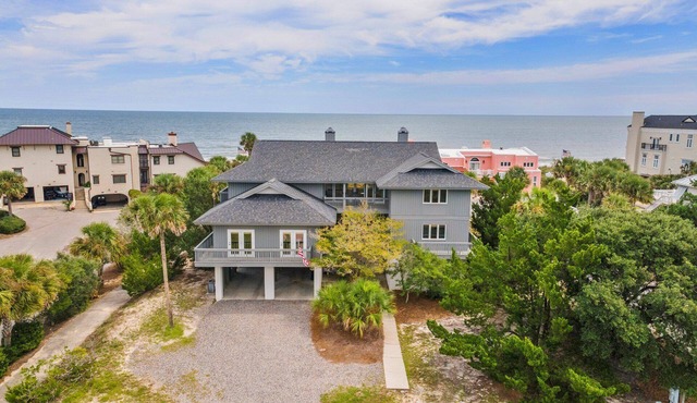 Oceanfront Family Retreat 7 Bedrooms Relax, Recharge, and Enjoy Stunning Views.