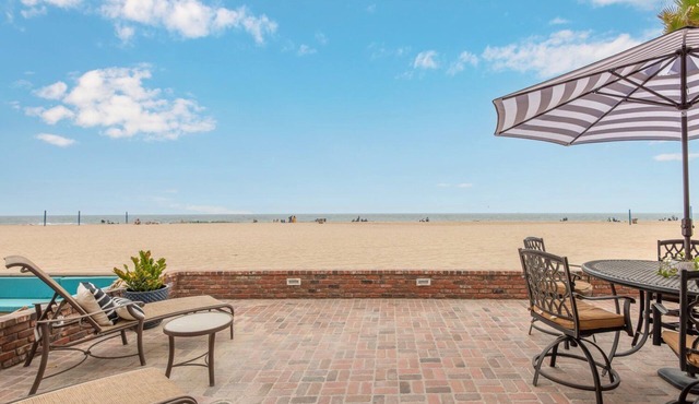 Oceanfront Family-Friendly Newport Beach Duplex