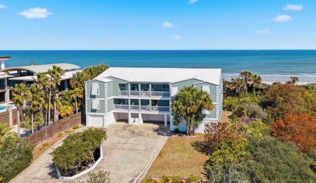 Oceanfront Family Home Sleeps 24 — Beach & Games