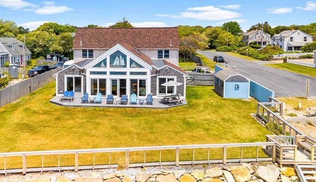 Oceanfront five bedroom home with access to shared/private beach