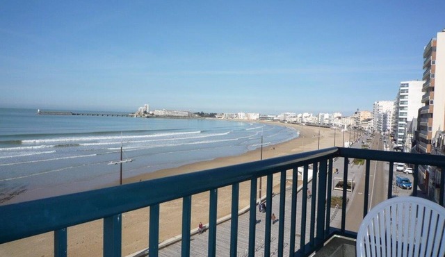Oceanfront Studio with Balcony in Central Les Sables-d'Olonne