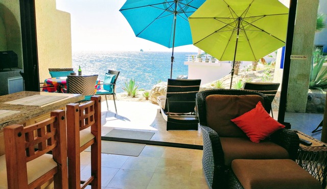 OCEANFRONT GROUND FLOOR 2 BEDROOM END UNIT INDOOR/OUTDOOR LIVING AT IT'S BEST