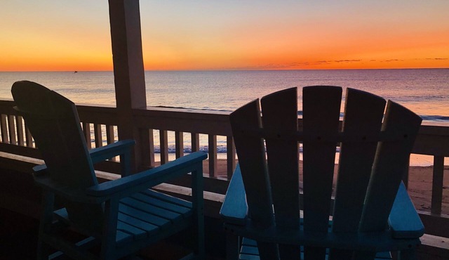 Oceanfront Ground Floor Condo with Pool- Riggings D1