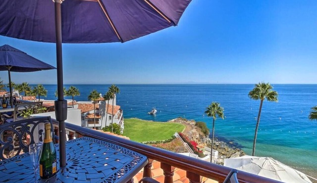 Oceanfront Hamilton Cove Penthouse suite with stunning panoramic views!
