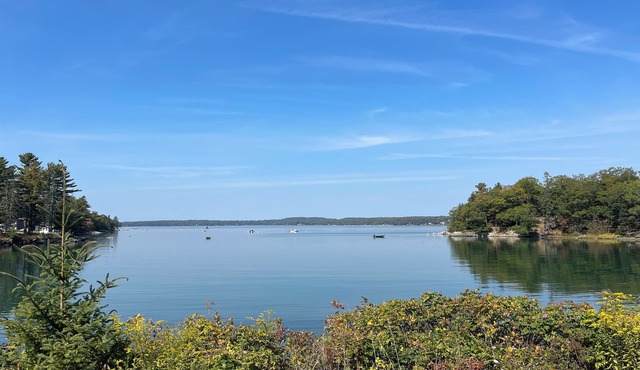 Oceanfront home 5 minutes to Acadia, 10 mins. to downtown Bar Harbor.