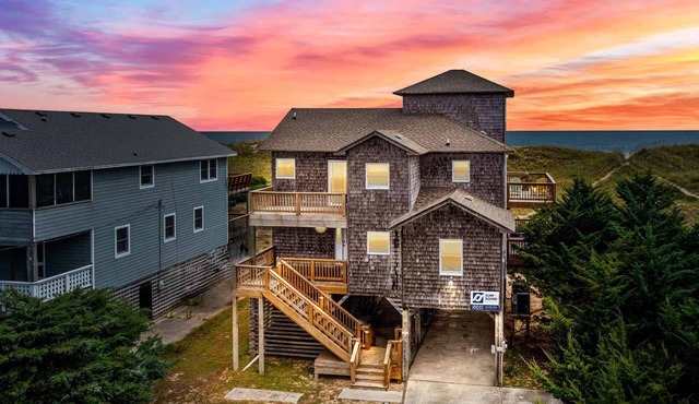 Oceanfront Home in Waves with Hot Tub, Smart TVs, Grill. Don't Waves Goodbye!