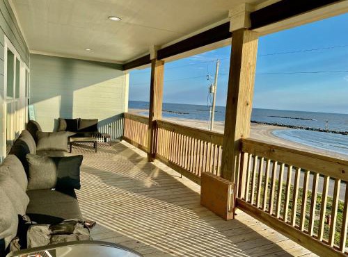 OceanFront home near HollyBeach