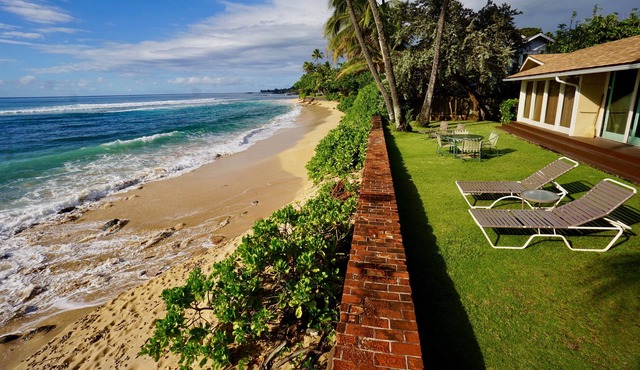 Oceanfront Home on White Sand Beach (legal licensed short stay)