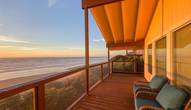 Oceanfront Home with Private Deck & Water Views, Full Kitchen, Free WiFi